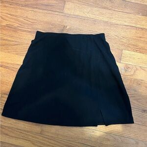 H&M short black skirt with small side slit